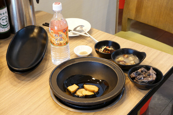 最潮必吃台式火鍋店-狂一鍋蘆洲集賢店,外國人來台必吃的台式火鍋,新北蘆洲排隊名店,中午時段限定299&339超值體驗價