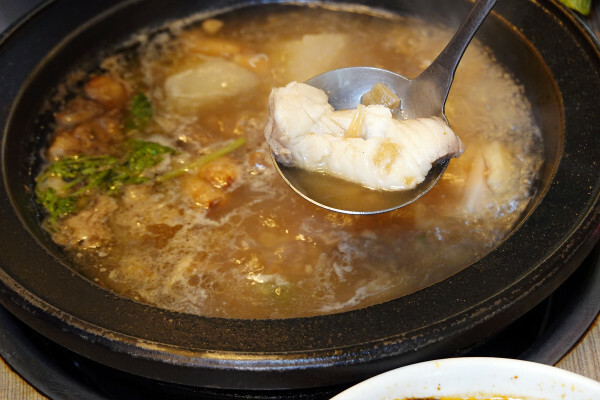 最潮必吃台式火鍋店-狂一鍋蘆洲集賢店,外國人來台必吃的台式火鍋,新北蘆洲排隊名店,中午時段限定299&339超值體驗價