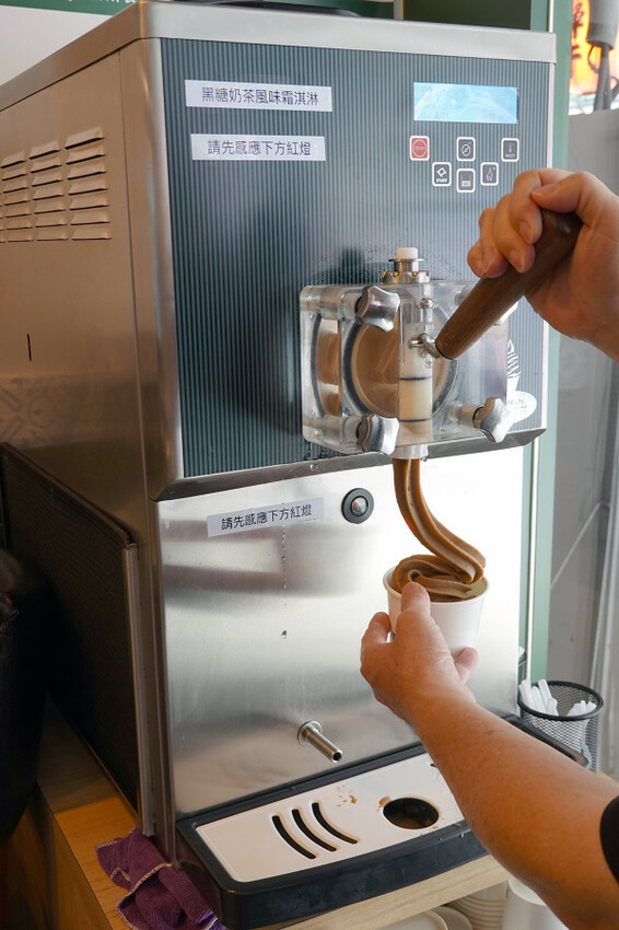 最潮必吃台式火鍋店-狂一鍋蘆洲集賢店,外國人來台必吃的台式火鍋,新北蘆洲排隊名店,中午時段限定299&339超值體驗價