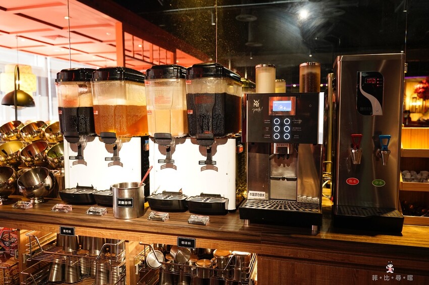 草莓控要爆動啦！辛巴適麻辣鍋 台北1號店 週年慶下殺全時段不分假日只要599元起 頂級肉品/大湖草莓/草莓甜點/生啤 通通讓你吃到爽！壽星還加碼白蝦吃到飽！ @兔貝比的菲比尋嚐