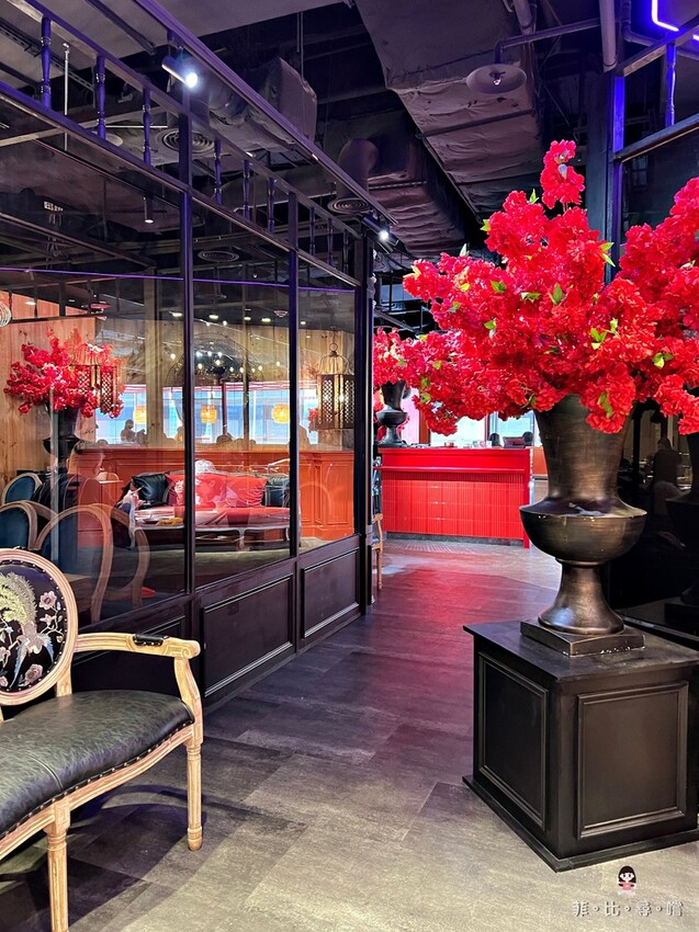 草莓控要爆動啦！辛巴適麻辣鍋 台北1號店 週年慶下殺全時段不分假日只要599元起 頂級肉品/大湖草莓/草莓甜點/生啤 通通讓你吃到爽！壽星還加碼白蝦吃到飽！ @兔貝比的菲比尋嚐