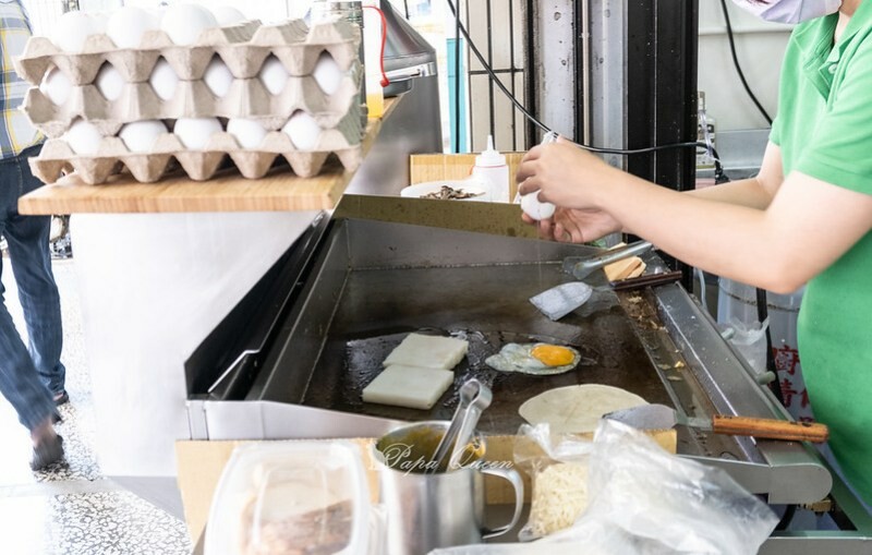 台中南屯｜早餐　早蔬早午餐～透早就有南洋風味鐵板麵／超大漢堡可以享用是一件美好的事啊！
