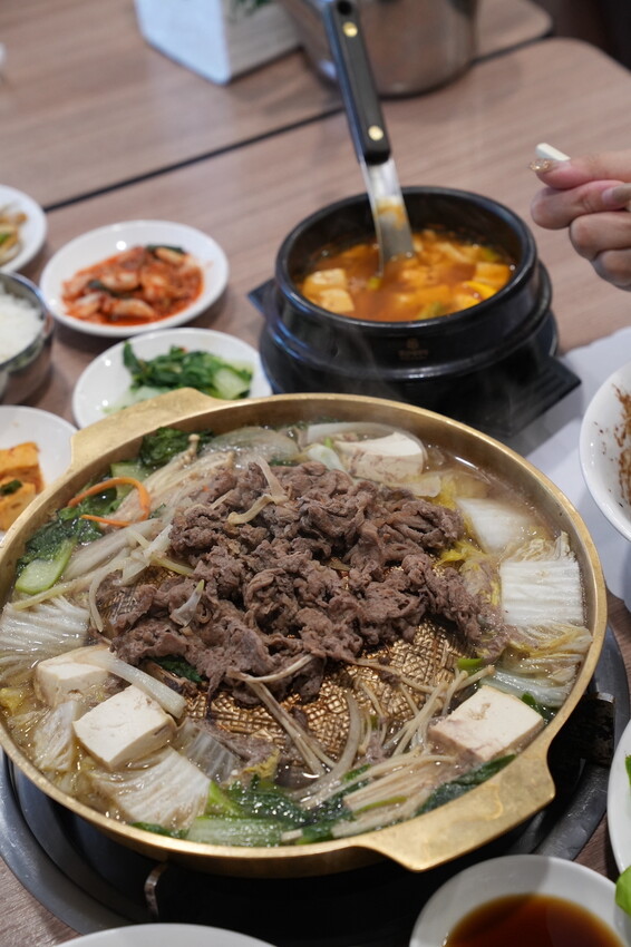 台北美食 Oh Mo 瑪嘻答韓式料理｜捷運中山國中站「高CP值韓式料理」　大份量「銅盤烤肉、炸醬麵、海鮮煎餅