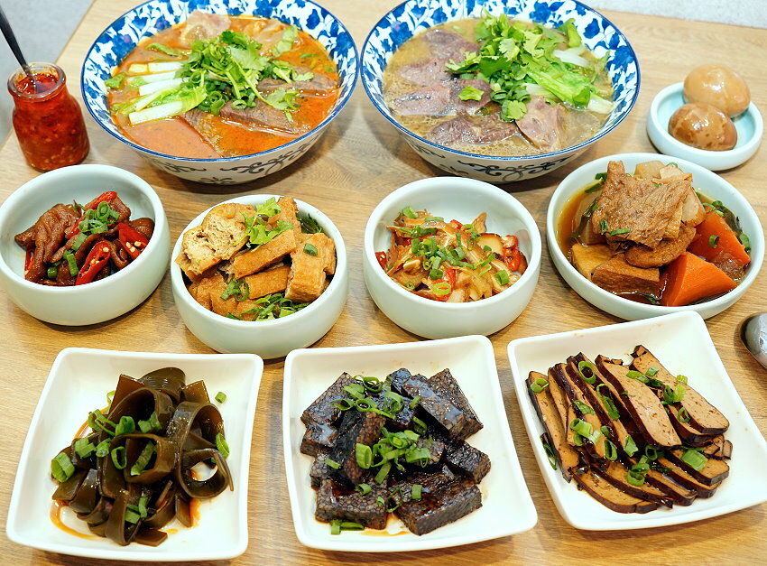 【台北東區】牛窩牛肉麵 老滷味.原汁、紅燒、麻辣湯頭都好吃!附湯品、飲料免費喝!