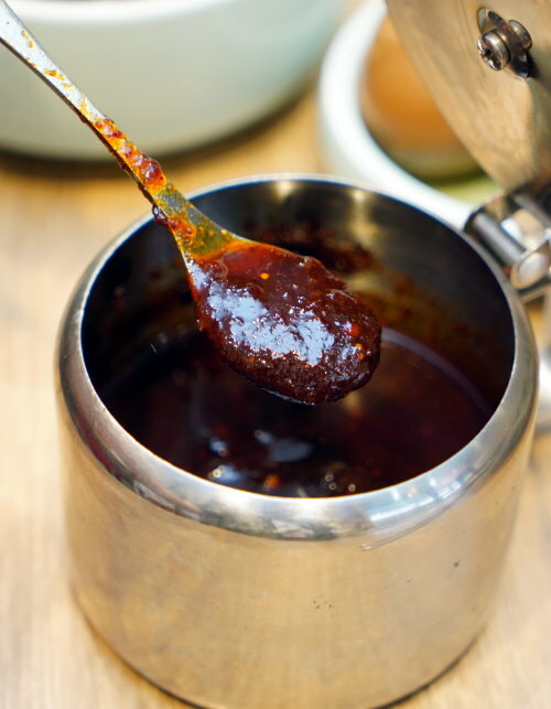 【台北東區】牛窩牛肉麵 老滷味.原汁、紅燒、麻辣湯頭都好吃!附湯品、飲料免費喝!