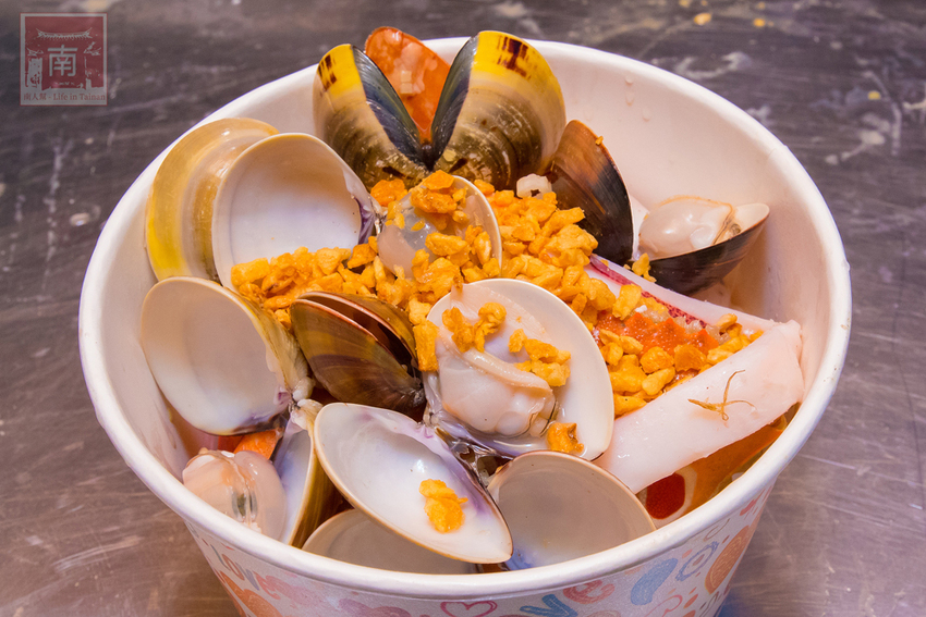 【臺南美食】虱目魚肚粥升級了｜沿海養殖吃益生菌長大的虱目魚｜台灣沿海螃蟹｜藥膳螃蟹粥｜虱目魚肚海鮮粥｜虱目魚皮海鮮麵~順慶海鮮麵 - 南人幫