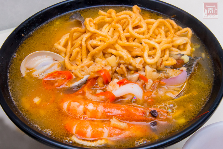 【臺南美食】虱目魚肚粥升級了｜沿海養殖吃益生菌長大的虱目魚｜台灣沿海螃蟹｜藥膳螃蟹粥｜虱目魚肚海鮮粥｜虱目魚皮海鮮麵~順慶海鮮麵 - 南人幫