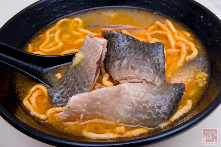 【臺南美食】虱目魚肚粥升級了｜沿海養殖吃益生菌長大的虱目魚｜台灣沿海螃蟹｜藥膳螃蟹粥｜虱目魚肚海鮮粥｜虱目魚皮海鮮麵~順慶海鮮麵 - 南人幫