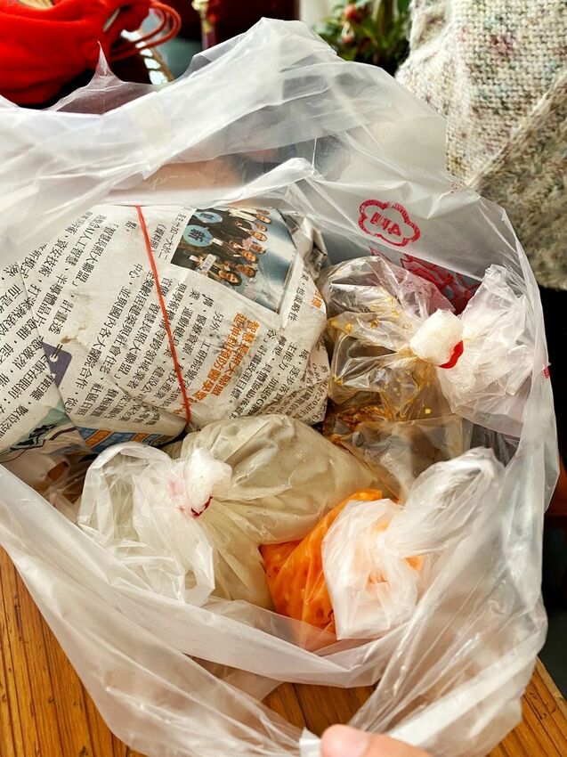 [南投水里] 70年老店 謝家肉圓｜南投必吃美食！銅板價超彿心｜超大顆純手工貢丸湯竟然只要10元！內附菜單