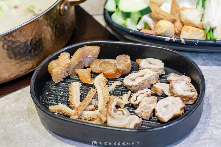 不到千元就有六款和牛吃到飽的麻辣火鍋竟然還有超好吃的大骨｜布雷克出走旅行視界