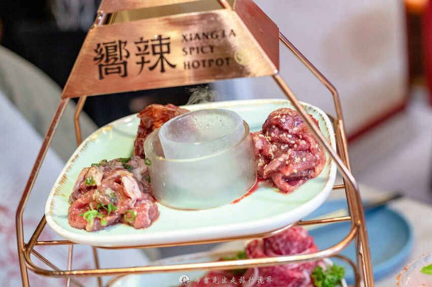 不到千元就有六款和牛吃到飽的麻辣火鍋竟然還有超好吃的大骨｜布雷克出走旅行視界