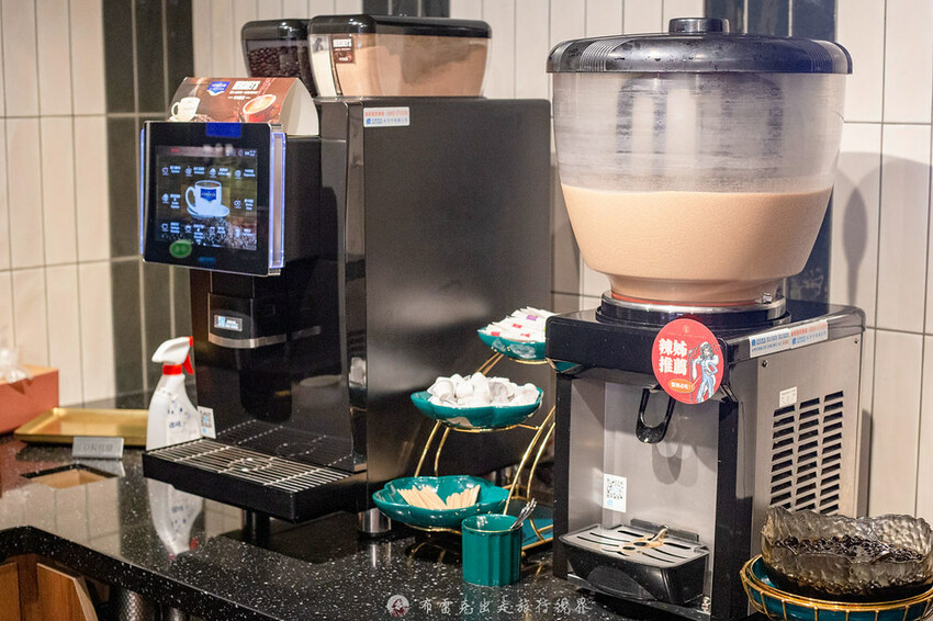 不到千元就有六款和牛吃到飽的麻辣火鍋竟然還有超好吃的大骨｜布雷克出走旅行視界