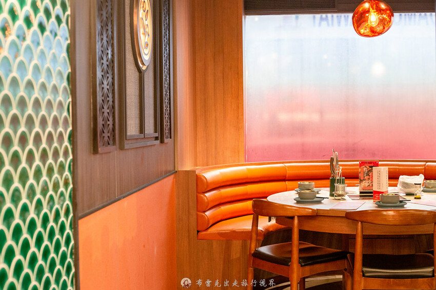 不到千元就有六款和牛吃到飽的麻辣火鍋竟然還有超好吃的大骨｜布雷克出走旅行視界