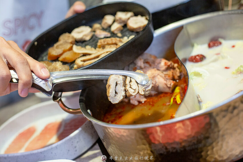 不到千元就有六款和牛吃到飽的麻辣火鍋竟然還有超好吃的大骨｜布雷克出走旅行視界