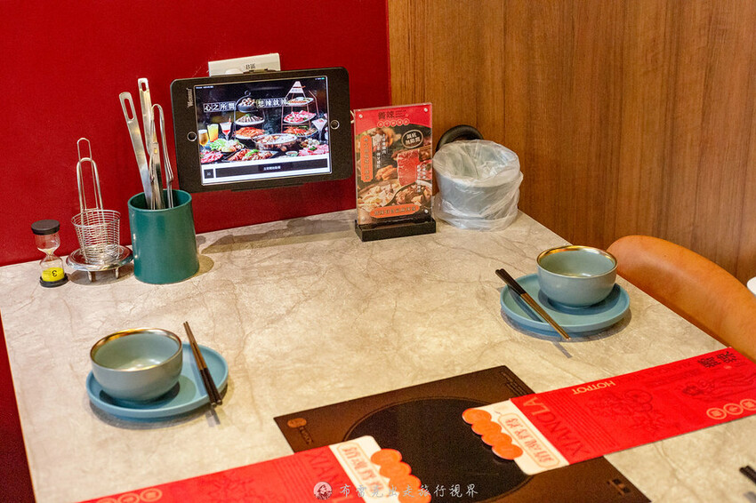 不到千元就有六款和牛吃到飽的麻辣火鍋竟然還有超好吃的大骨｜布雷克出走旅行視界