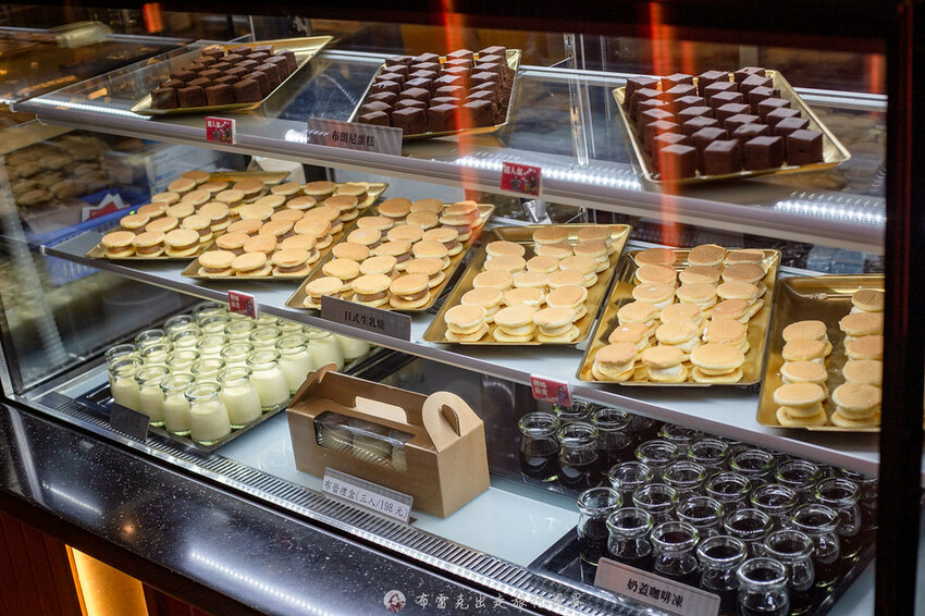 不到千元就有六款和牛吃到飽的麻辣火鍋竟然還有超好吃的大骨｜布雷克出走旅行視界