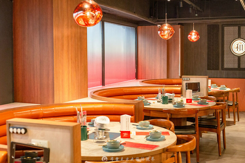 不到千元就有六款和牛吃到飽的麻辣火鍋竟然還有超好吃的大骨｜布雷克出走旅行視界