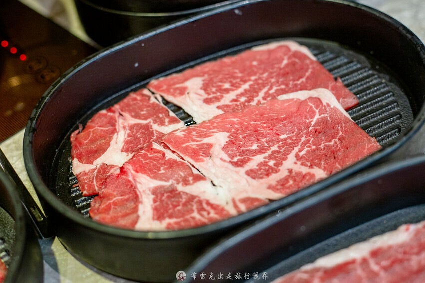 不到千元就有六款和牛吃到飽的麻辣火鍋竟然還有超好吃的大骨｜布雷克出走旅行視界