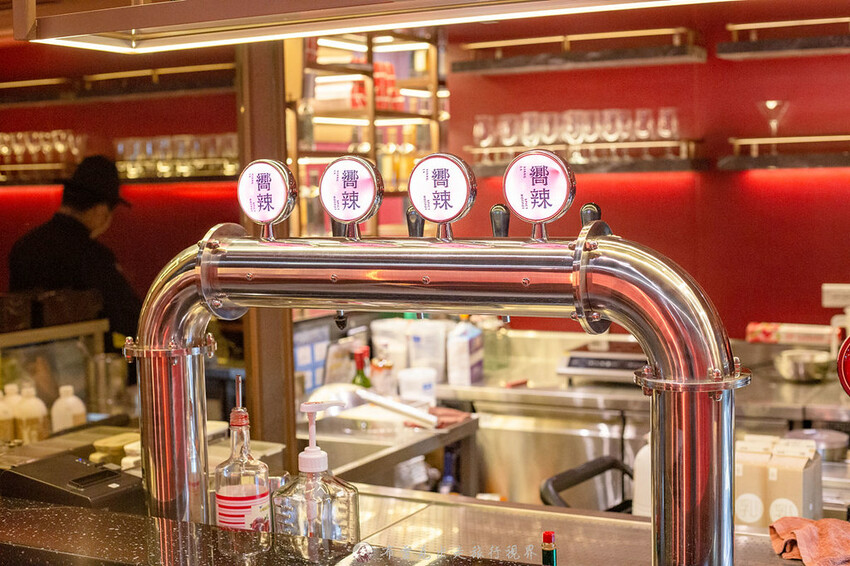 不到千元就有六款和牛吃到飽的麻辣火鍋竟然還有超好吃的大骨｜布雷克出走旅行視界