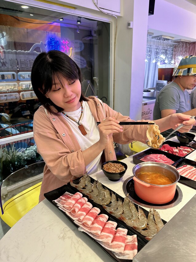 [台中北區] 花漾轉轉鍋｜韓式泡菜鍋｜湯頭入味、泡菜超多！愛吃牛必點犇牛三疊｜3種不同口感的牛肉一次到位｜內附最新菜單 - 萍姐愛分享