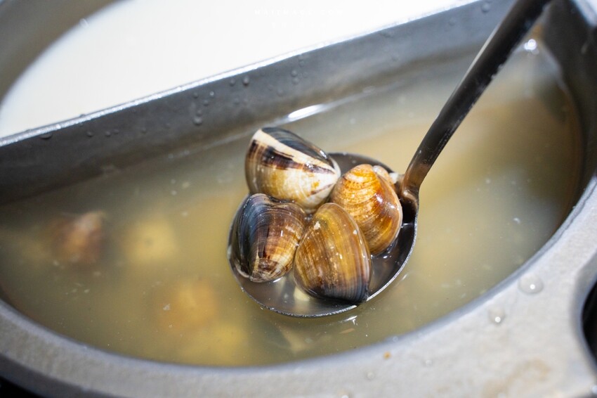 台北木柵花漾夯夯鍋政大店～台中一中爆紅的花漾轉轉鍋在台北木柵開分店了！飲料吧、野菜吧、泡麵吧、鍋物吃到飽，政
