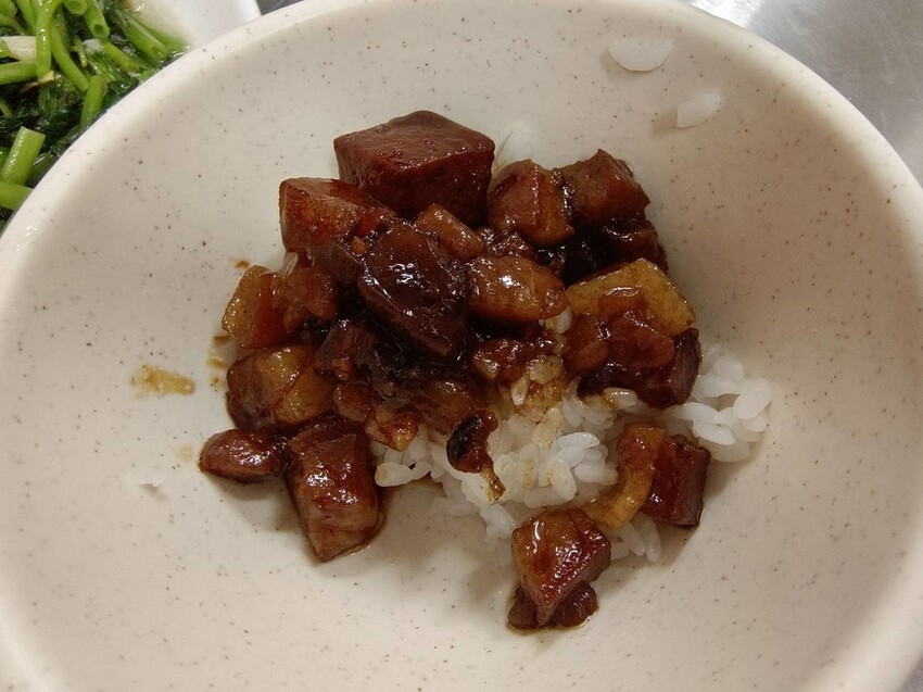 【台南.善化】合化牛肉。超美味超鮮嫩溫體牛肉湯+消費滿$100香醇可口中藥香氣滷肉飯吃到飽