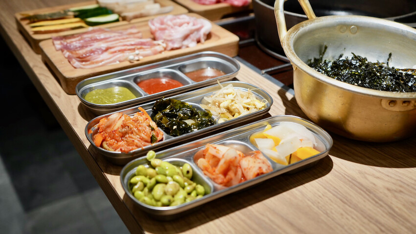 [新莊] 燒桶子韓式烤肉｜宏匯廣場美食推薦「平價韓式烤肉」小菜冰棒吃到飽！