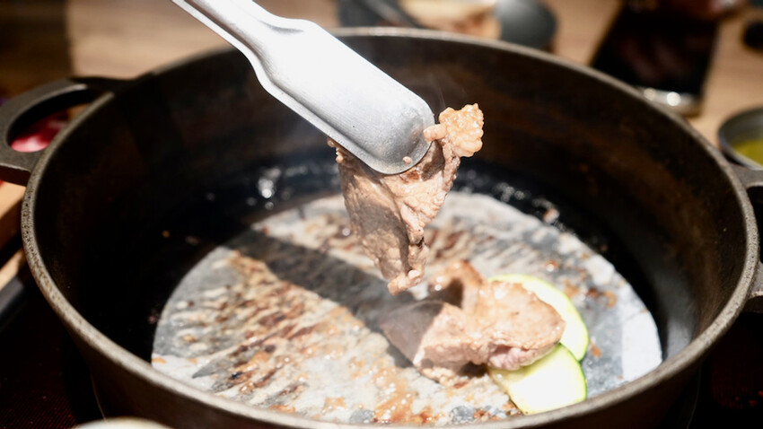 [新莊] 燒桶子韓式烤肉｜宏匯廣場美食推薦「平價韓式烤肉」小菜冰棒吃到飽！