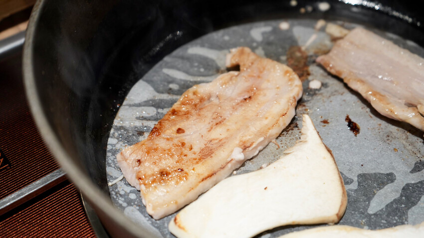 [新莊] 燒桶子韓式烤肉｜宏匯廣場美食推薦「平價韓式烤肉」小菜冰棒吃到飽！