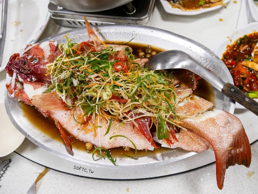 行天宮站美食推薦》89海鮮●生猛活體帝王蟹現抓現煮超新鮮! 合江街超人氣火鍋燒烤兩吃帝王蟹