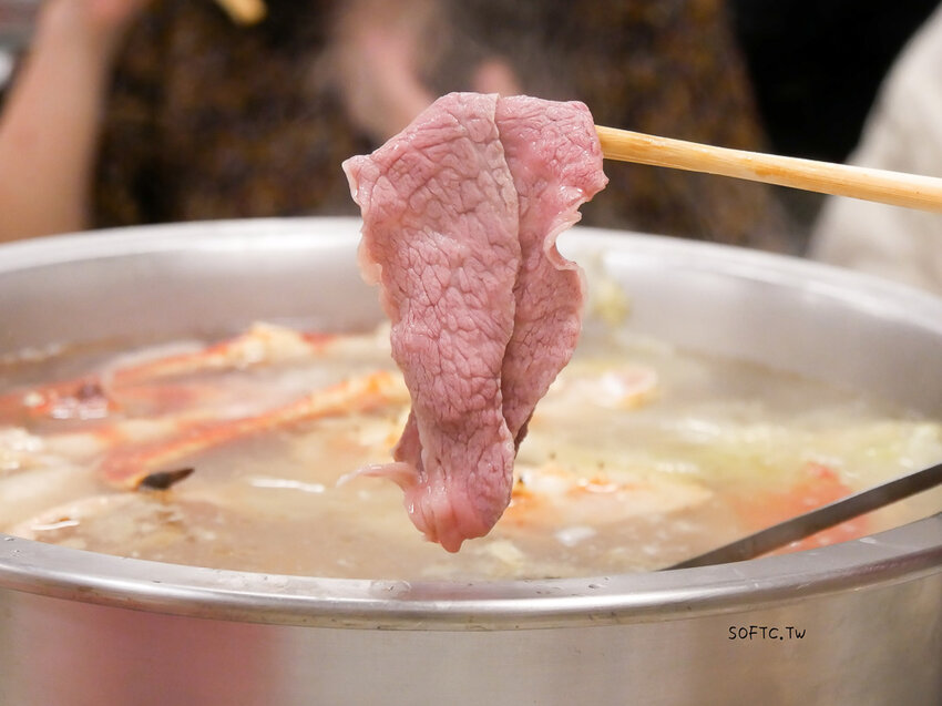 行天宮站美食推薦》89海鮮●生猛活體帝王蟹現抓現煮超新鮮! 合江街超人氣火鍋燒烤兩吃帝王蟹