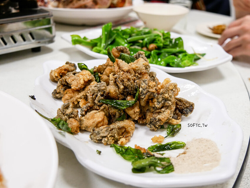 行天宮站美食推薦》89海鮮●生猛活體帝王蟹現抓現煮超新鮮! 合江街超人氣火鍋燒烤兩吃帝王蟹