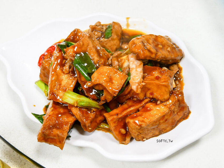 行天宮站美食推薦》89海鮮●生猛活體帝王蟹現抓現煮超新鮮! 合江街超人氣火鍋燒烤兩吃帝王蟹