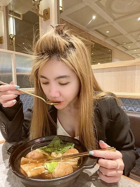 24-S__102654000_副本 24-S__102654000_副本