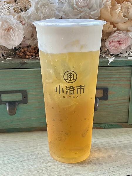 ＋（台中飲料）小澄市台中精誠旗艦店～鮮榨蘋果紅玉、塩雪四季春