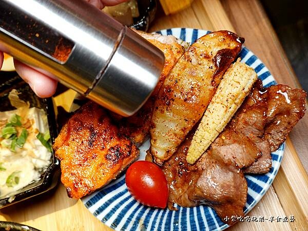 灑七味粉-大河屋微風南京店.jpg 灑七味粉-大河屋微風南京店.jpg