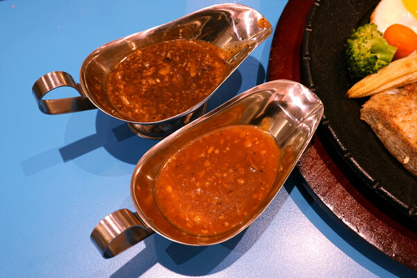 新北永和新開幕好吃平價牛排推薦-人从众厚切牛排店永和竹林店 (38).jpg