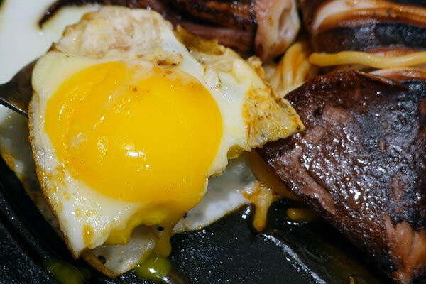 新北永和新開幕好吃平價牛排推薦-人从众厚切牛排店永和竹林店 (30).jpg