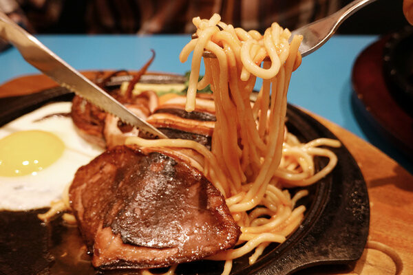 新北永和新開幕好吃平價牛排推薦-人从众厚切牛排店永和竹林店 (31).jpg