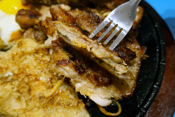 新北永和新開幕好吃平價牛排推薦-人从众厚切牛排店永和竹林店 (35).jpg