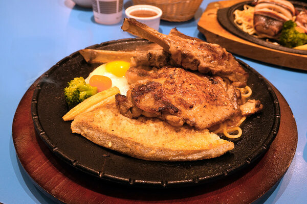 新北永和新開幕好吃平價牛排推薦-人从众厚切牛排店永和竹林店 (32).jpg