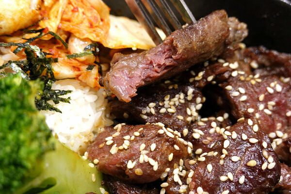 新北永和新開幕好吃平價牛排推薦-人从众厚切牛排店永和竹林店 (26).jpg