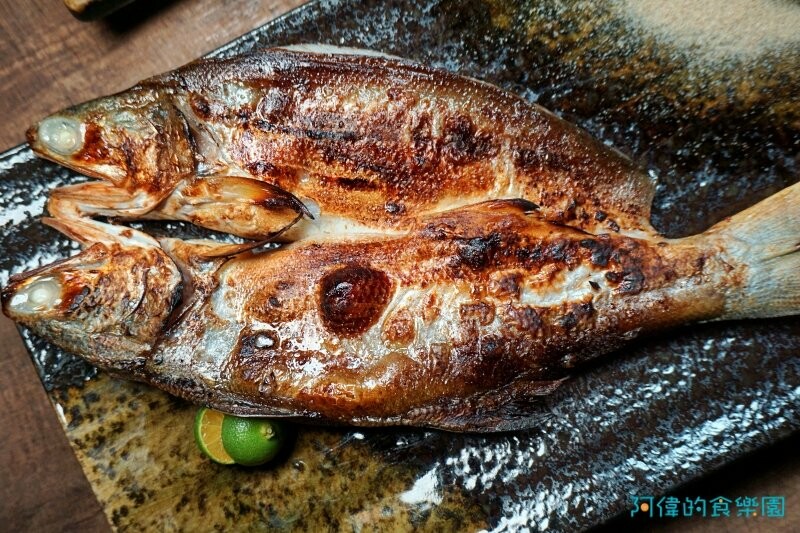 【板橋居酒屋】炭吉郎居酒屋-平價新鮮好吃，五百多評價4.9星一致好評，干貝雞翅、明太子玉子燒、生牛肉都是一絕