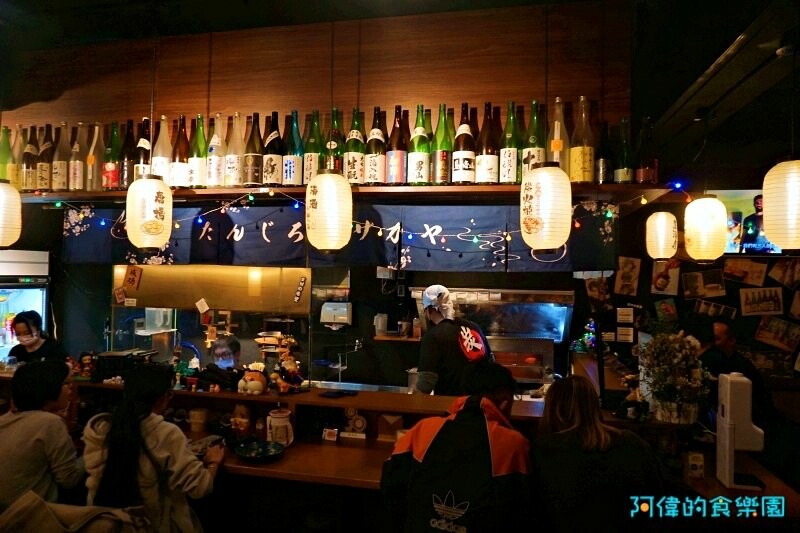 【板橋居酒屋】炭吉郎居酒屋-平價新鮮好吃，五百多評價4.9星一致好評，干貝雞翅、明太子玉子燒、生牛肉都是一絕