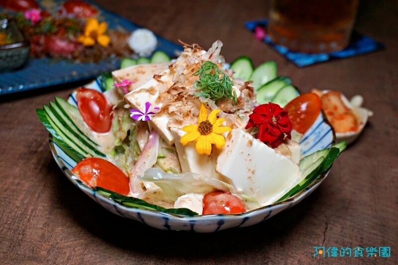 【板橋居酒屋】炭吉郎居酒屋-平價新鮮好吃，五百多評價4.9星一致好評，干貝雞翅、明太子玉子燒、生牛肉都是一絕