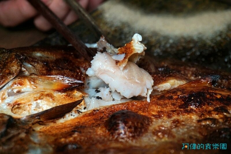 【板橋居酒屋】炭吉郎居酒屋-平價新鮮好吃，五百多評價4.9星一致好評，干貝雞翅、明太子玉子燒、生牛肉都是一絕