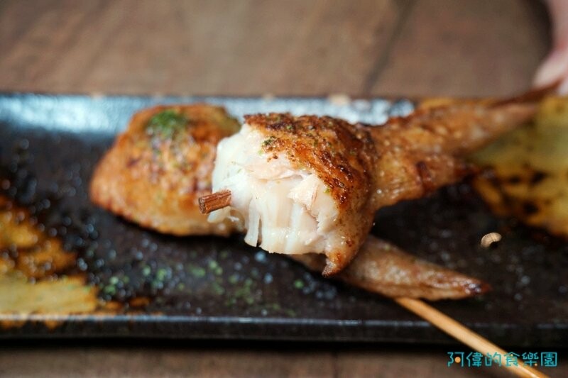 【板橋居酒屋】炭吉郎居酒屋-平價新鮮好吃，五百多評價4.9星一致好評，干貝雞翅、明太子玉子燒、生牛肉都是一絕