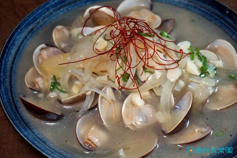 【板橋居酒屋】炭吉郎居酒屋-平價新鮮好吃，五百多評價4.9星一致好評，干貝雞翅、明太子玉子燒、生牛肉都是一絕