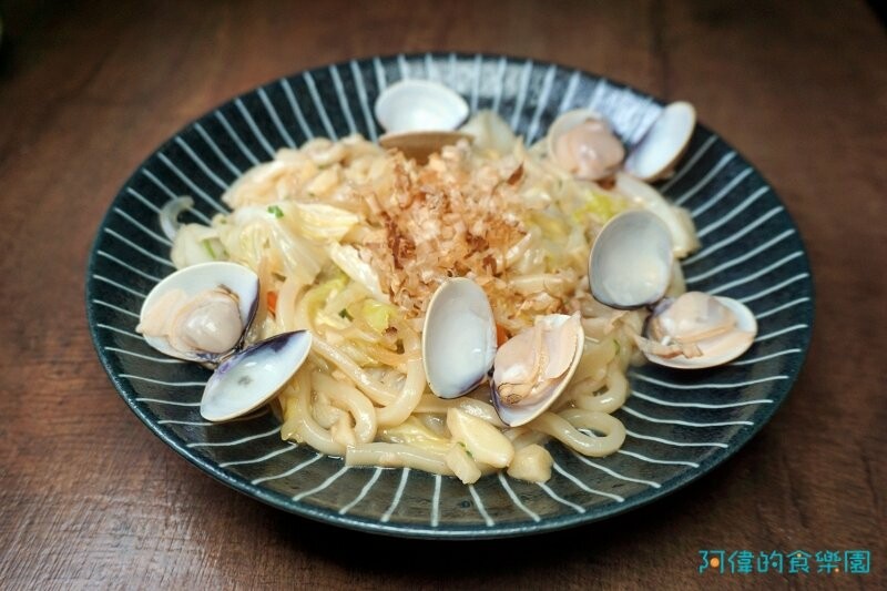 【板橋居酒屋】炭吉郎居酒屋-平價新鮮好吃，五百多評價4.9星一致好評，干貝雞翅、明太子玉子燒、生牛肉都是一絕