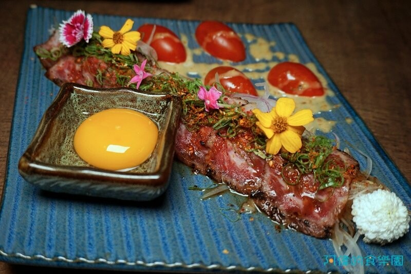 【板橋居酒屋】炭吉郎居酒屋-平價新鮮好吃，五百多評價4.9星一致好評，干貝雞翅、明太子玉子燒、生牛肉都是一絕